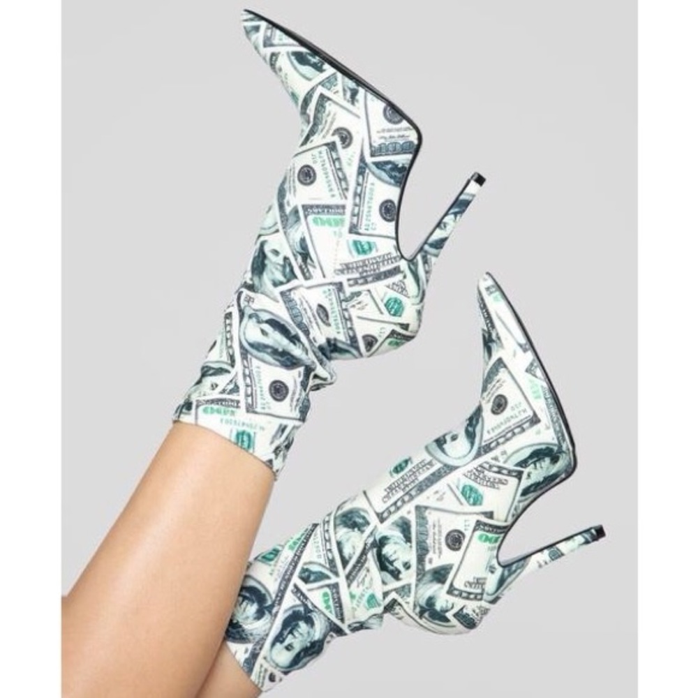 NWOT. Dollar Money Ankle Booties
